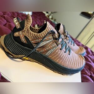 Sz 9 Merrell knit shoe